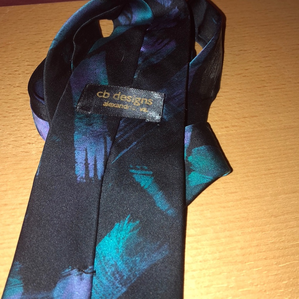 Silk tie